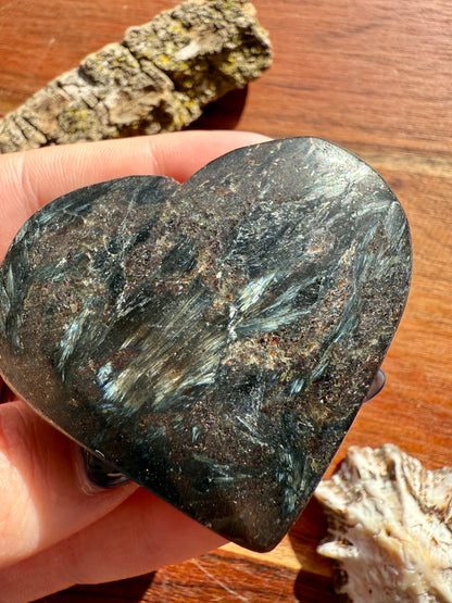 FIREWORK GARNET HEART