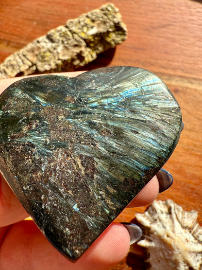 FIREWORK GARNET HEART