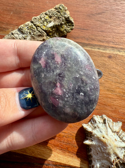 UNICORN STONE PALM STONE