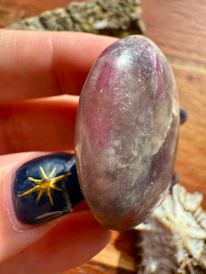 UNICORN STONE SMALL PALM STONE