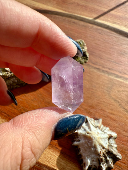 SMALL AMETHYST DT POINT