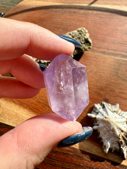 SMALL AMETHYST DT POINT