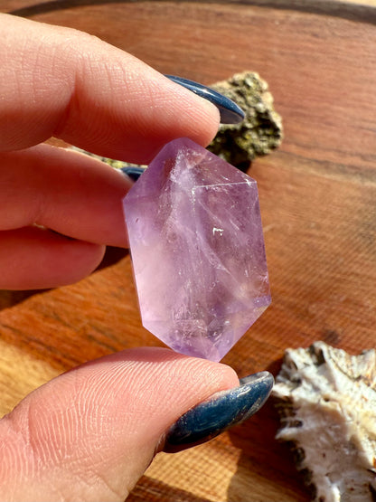 SMALL AMETHYST DT POINT