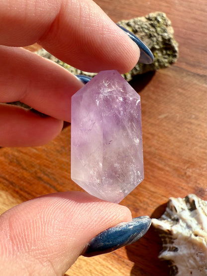 SMALL AMETHYST DT POINT