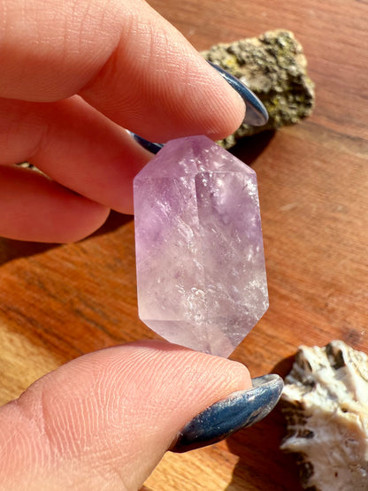 SMALL AMETHYST DT POINT