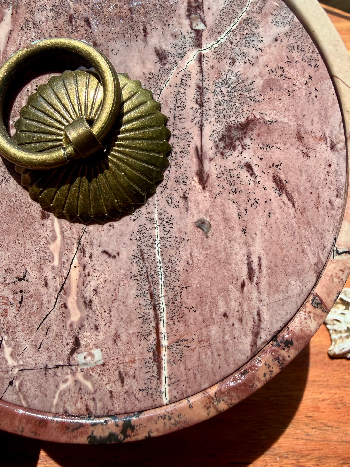 ROUND PICTURE JASPER BOX WITH BRASS DETAIL