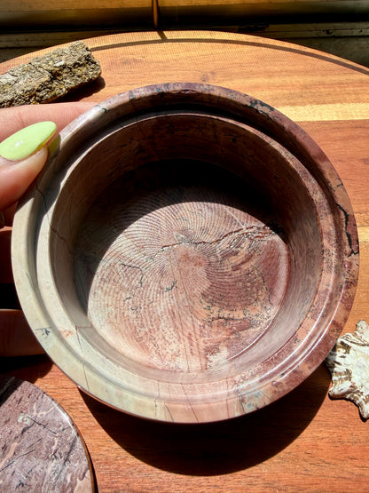 ROUND PICTURE JASPER BOX WITH BRASS DETAIL