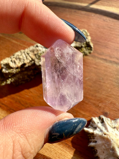 SMALL AMETHYST DT POINT