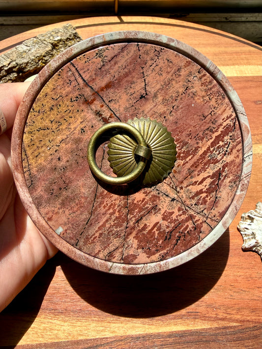 ROUND PICTURE JASPER BOX WITH BRASS DETAIL