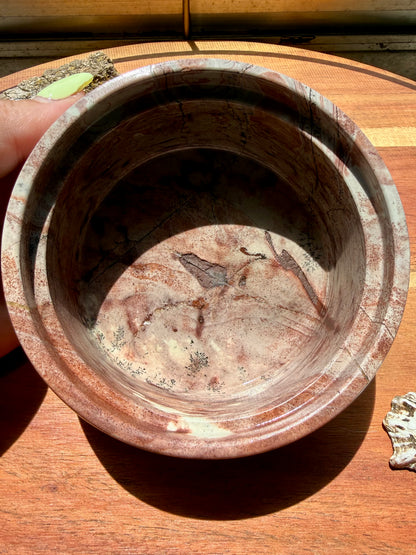 ROUND PICTURE JASPER BOX WITH BRASS DETAIL