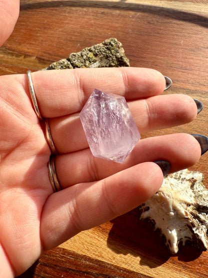 SMALL AMETHYST DT POINT