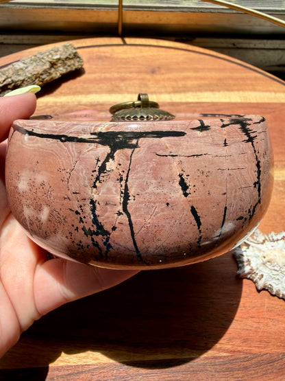 ROUND PICTURE JASPER BOX WITH BRASS DETAIL