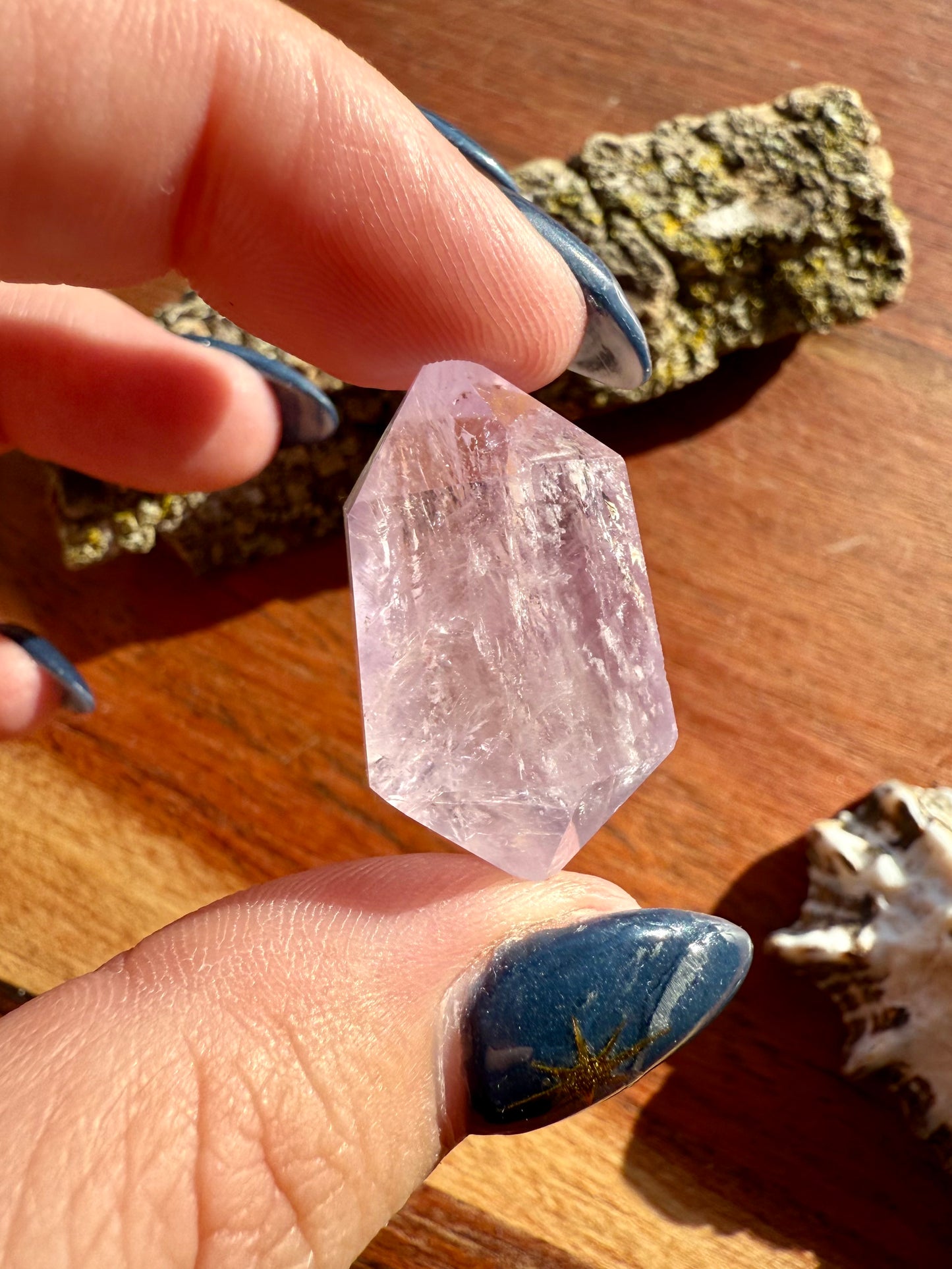 SMALL AMETHYST DT POINT