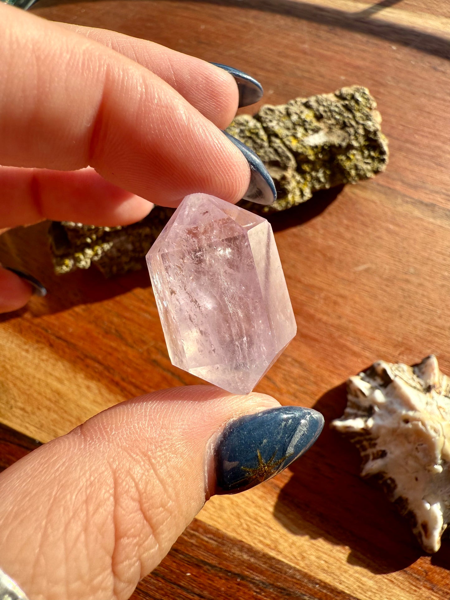 SMALL AMETHYST DT POINT