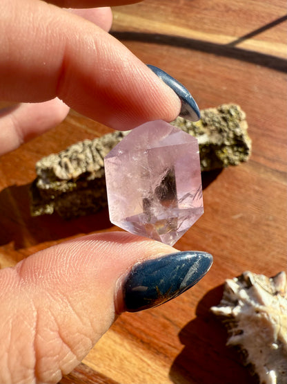 SMALL AMETHYST DT POINT