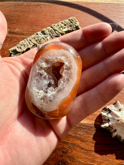 SWAZI AGATE PALM STONE