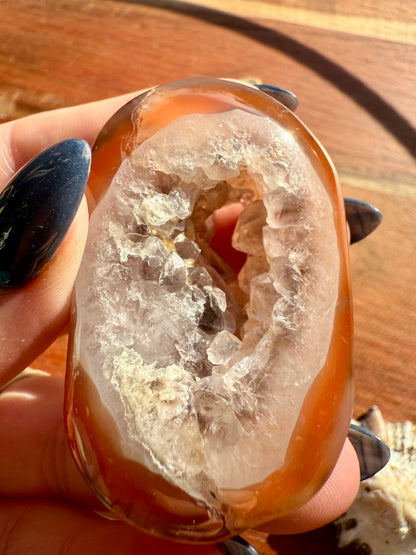 SWAZI AGATE PALM STONE