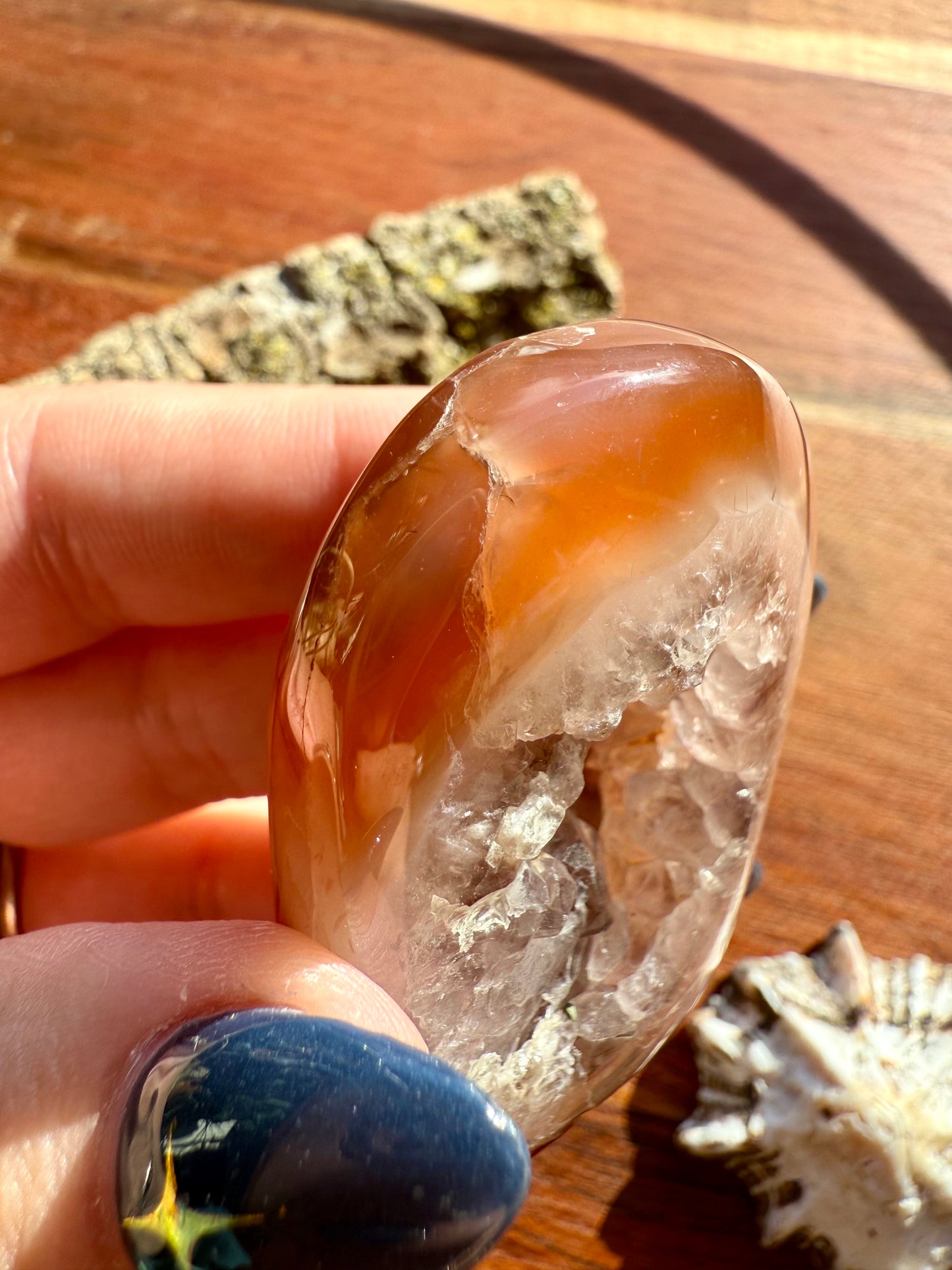 SWAZI AGATE PALM STONE