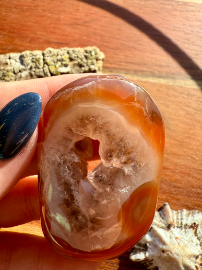 SWAZI AGATE PALM STONE