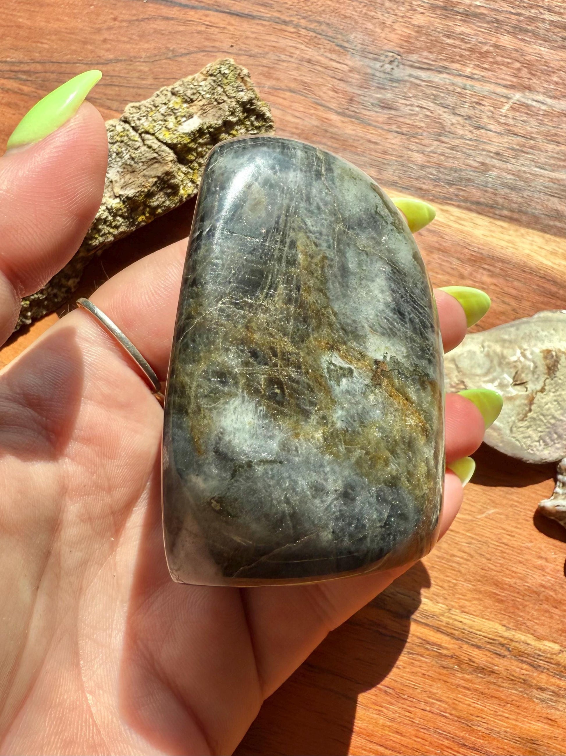 Blue Flash Labradorite Freeform