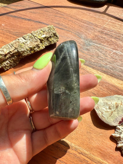 Blue-Green Flash Labradorite Freeform
