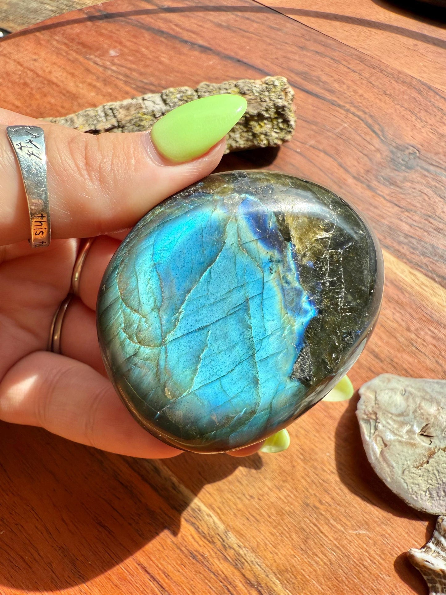 Flashy Labradorite Palm Stone