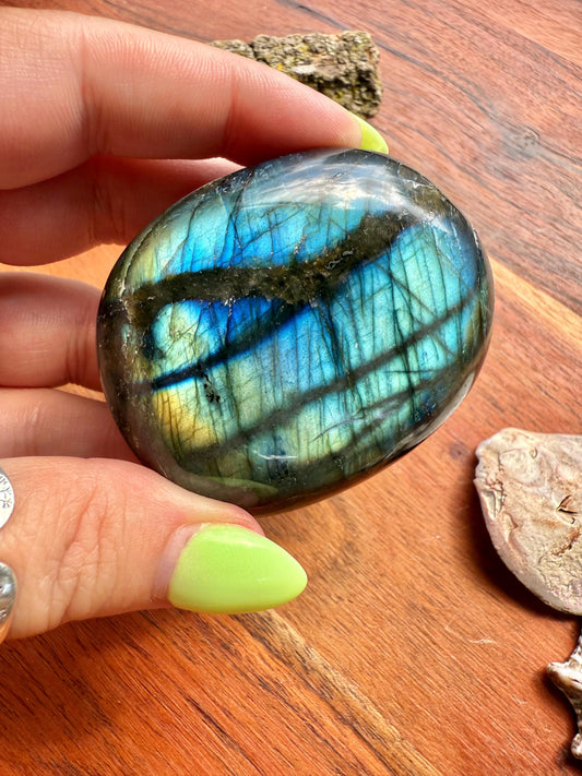 Flashy Labradorite Palm Stone