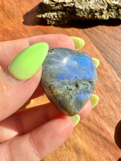 Blue Flash Labradorite Heart (Small)
