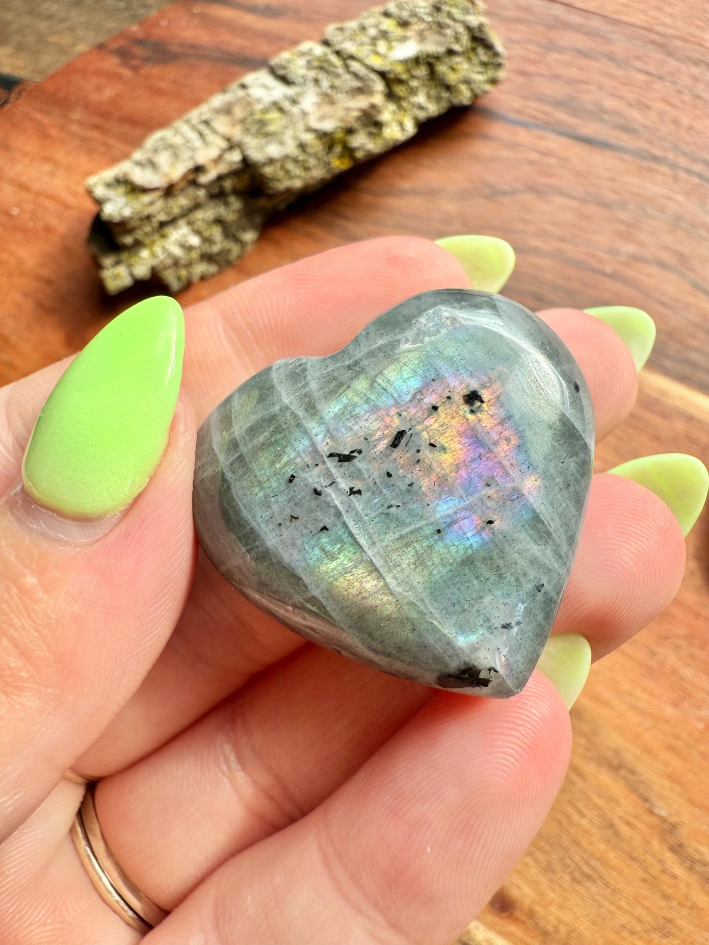 Rainbow Flash Labradorite Heart (Small)