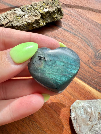 Blue Flash Labradorite Heart (Small)