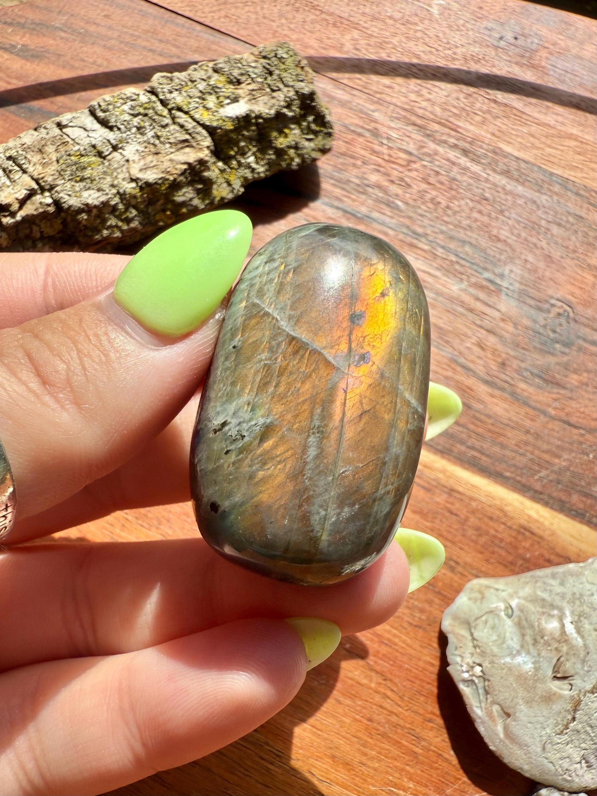 Sunset Flash Labradorite Heart (Extra Large)