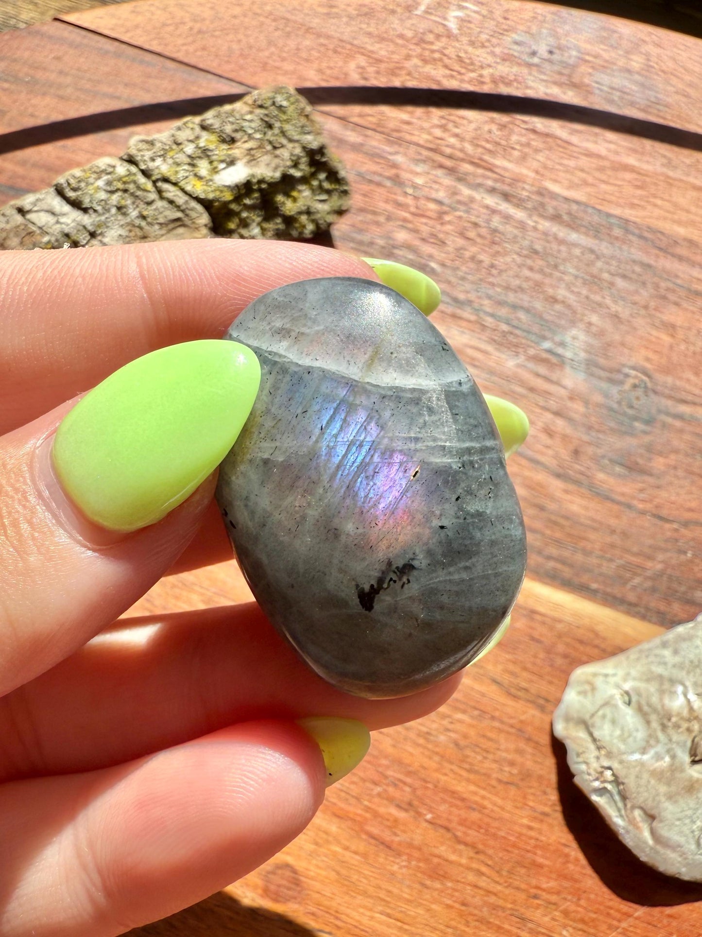 Flashy Labradorite Tumble
