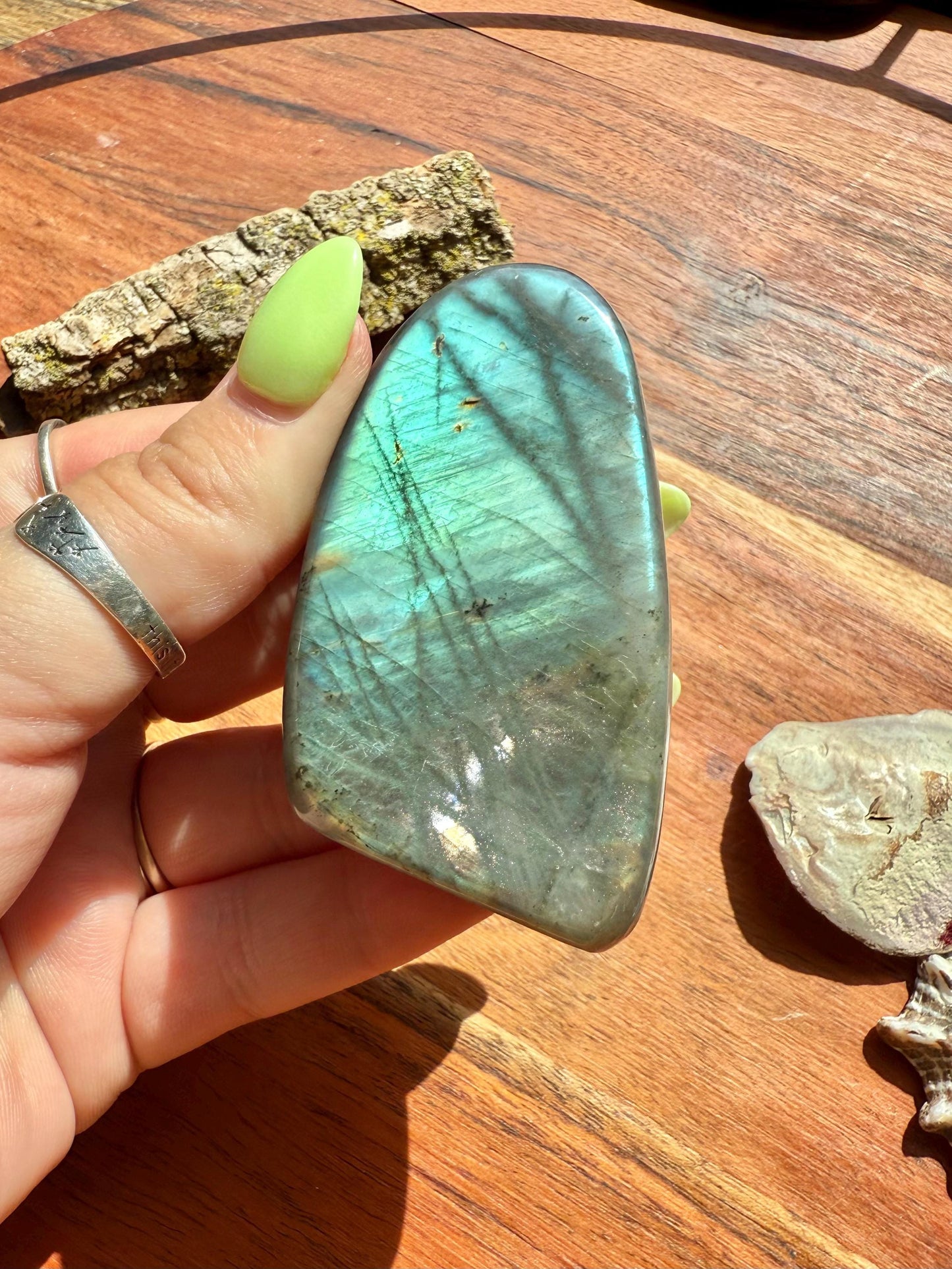 Blue-Green Flash Labradorite Freeform