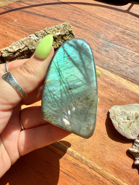 Blue-Green Flash Labradorite Freeform