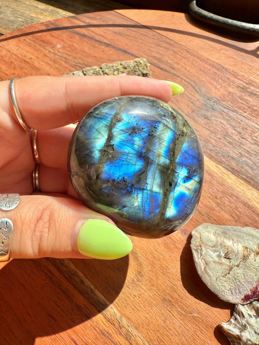 Blue Flash Labradorite Palm Stone