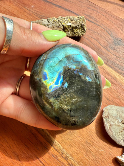 Flashy Labradorite Palm Stone