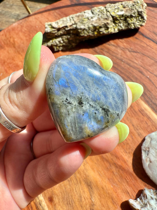 Blue Flash Labradorite Heart (Small)
