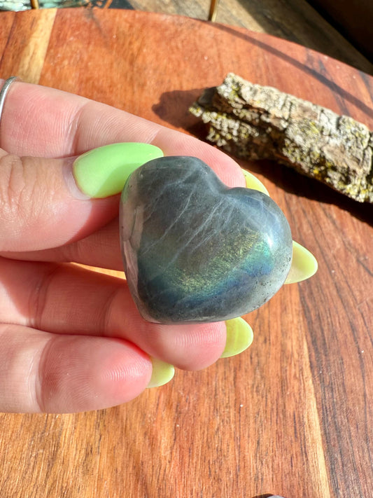 Rainbow Flash Labradorite Heart (Small)