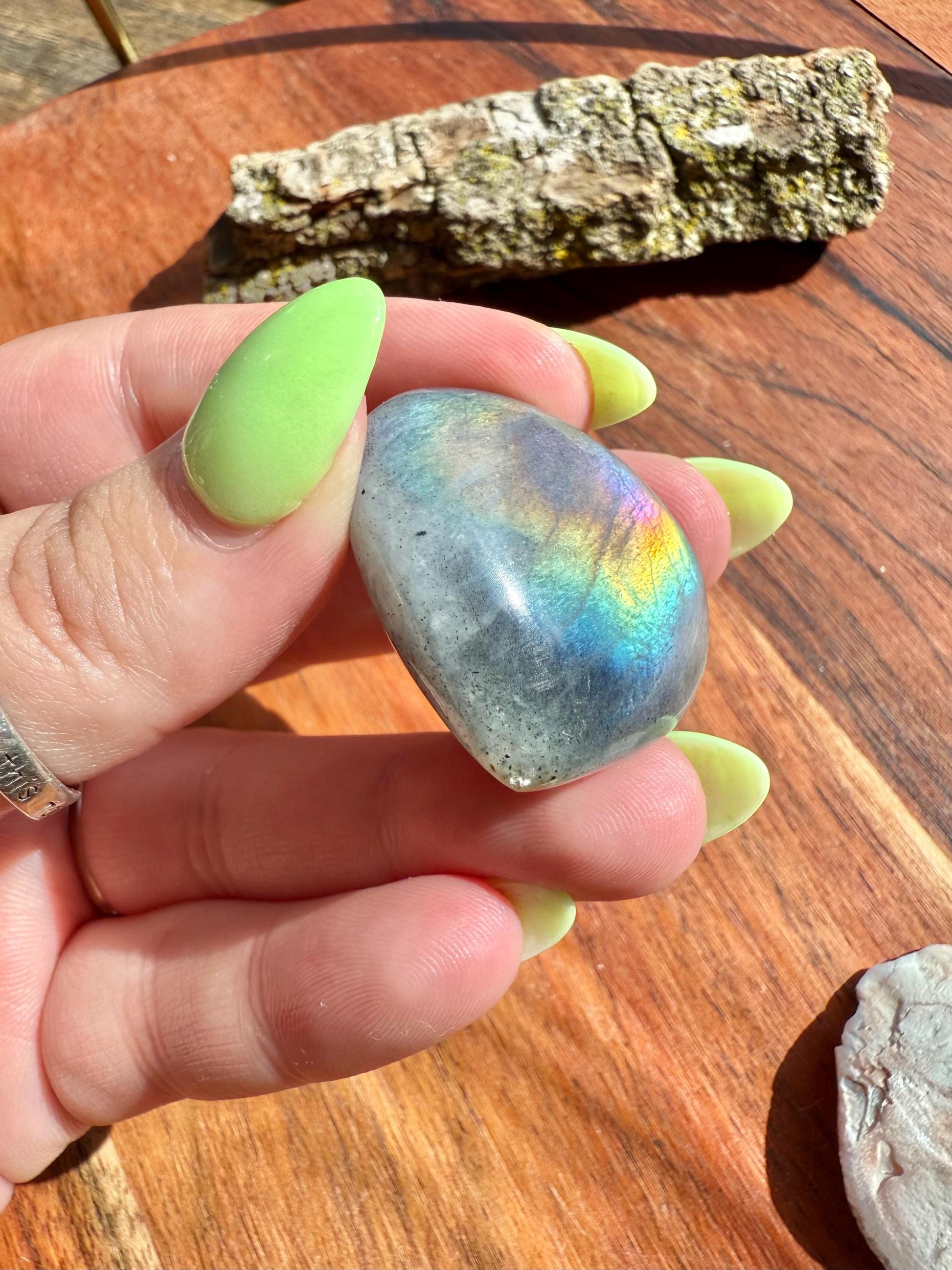 Rainbow Flash Labradorite Heart (Small)