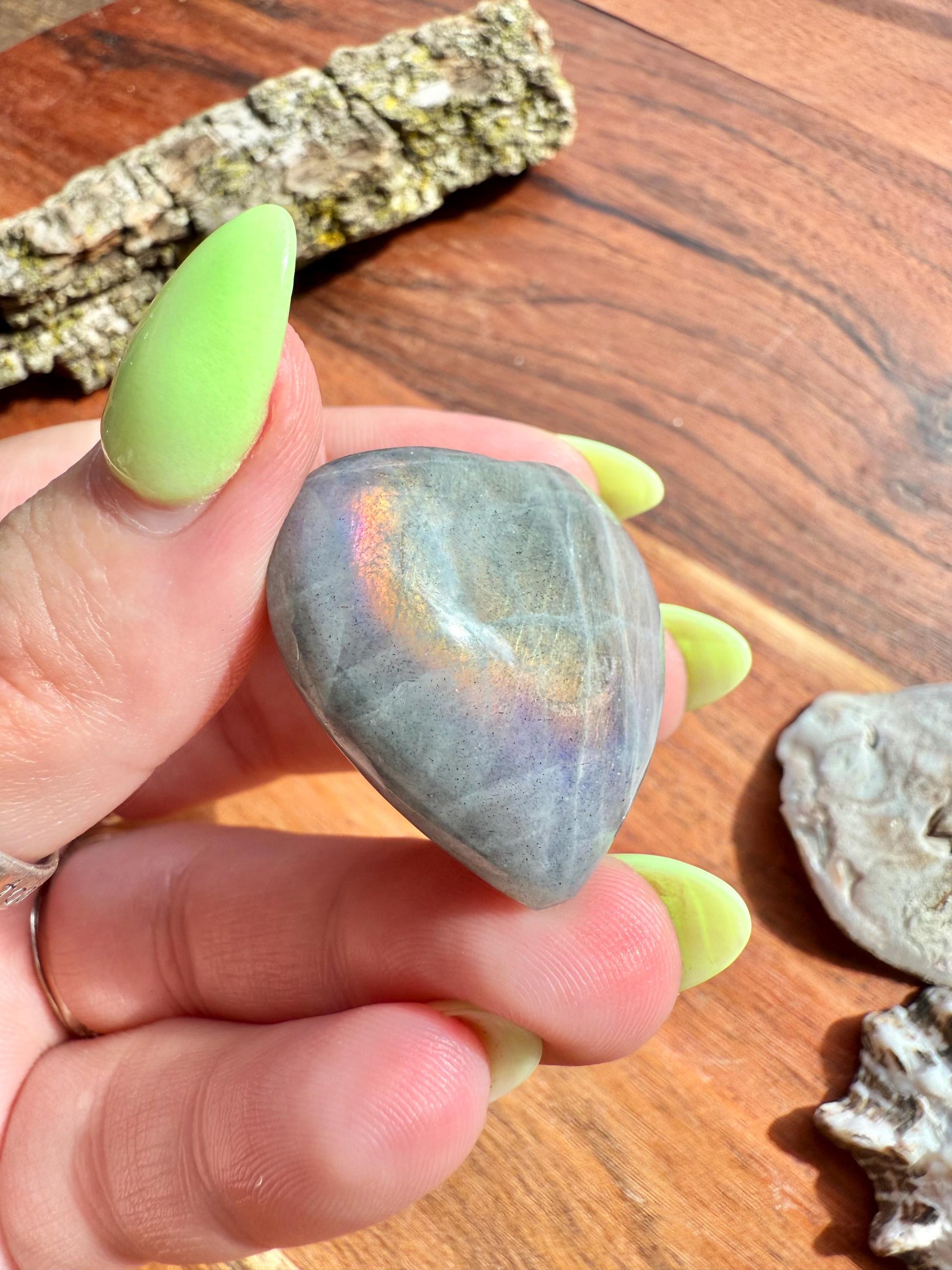 Rainbow Flash Labradorite Heart (Small)
