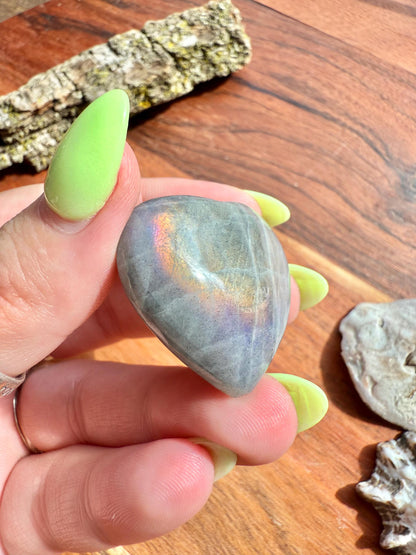 Rainbow Flash Labradorite Heart (Small)
