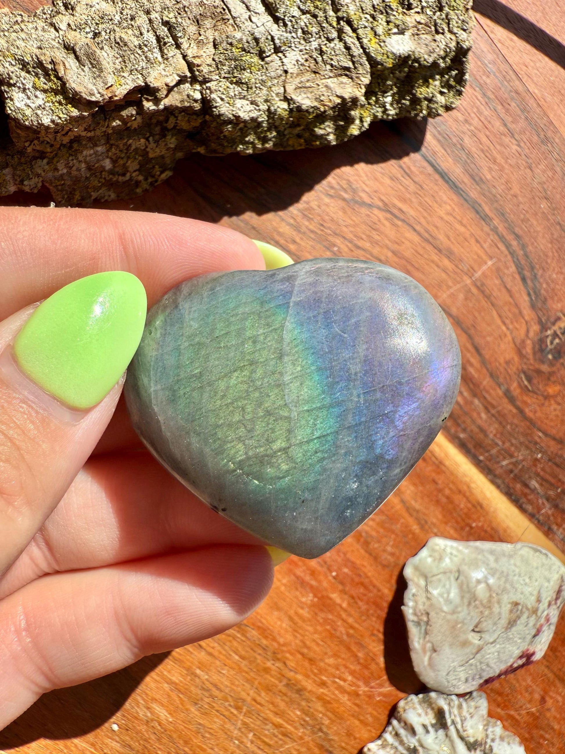Rainbow Flash Labradorite Heart (Small)