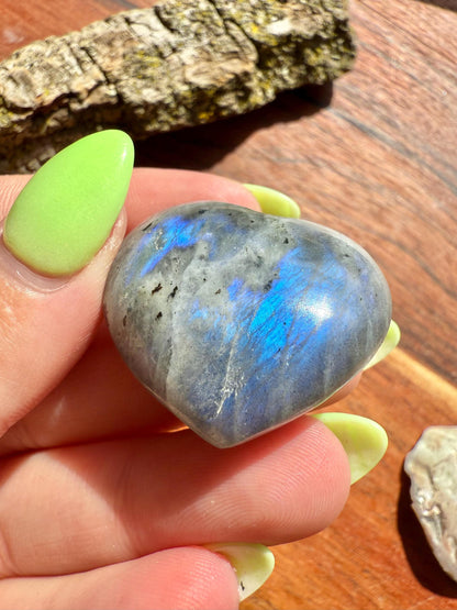Blue Flash Labradorite Heart (Small)