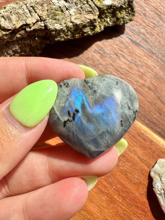 Blue Flash Labradorite Heart (Small)