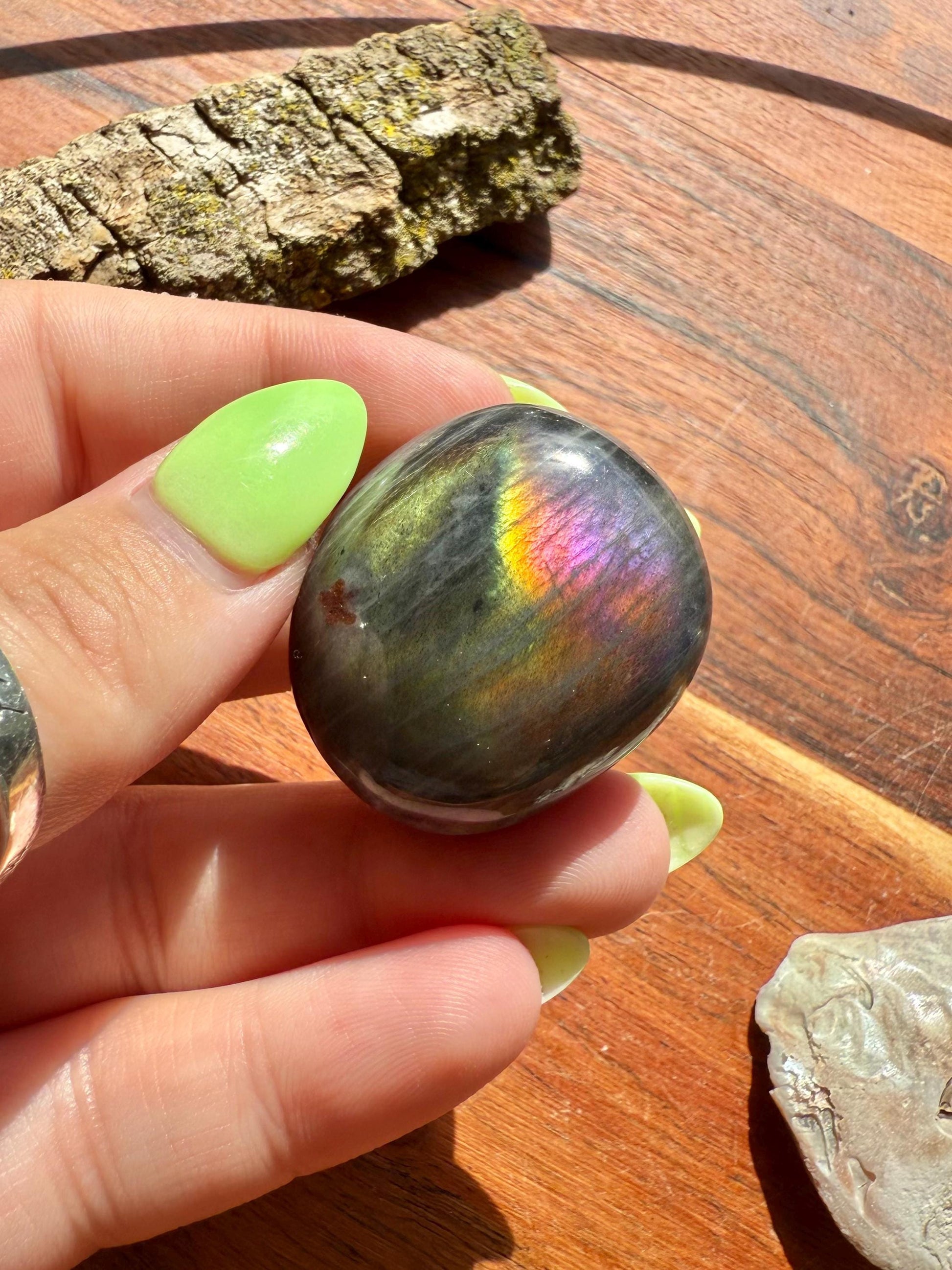 Rainbow Flash Labradorite Heart (Large)
