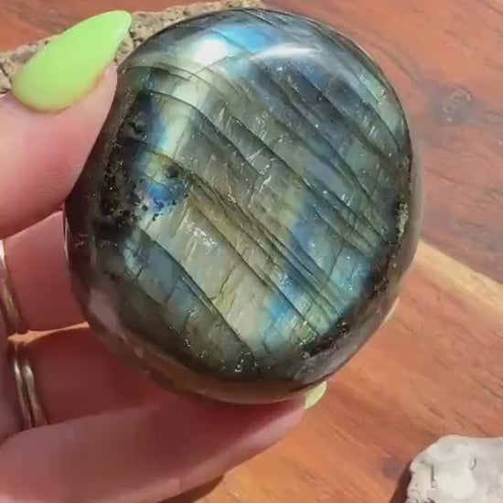 Flashy Labradorite Palm Stone