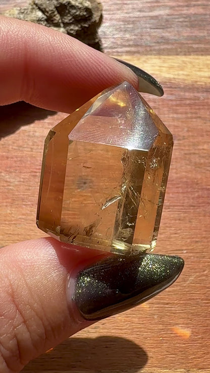 HIGH QUALITY GENUINE CITRINE POINT