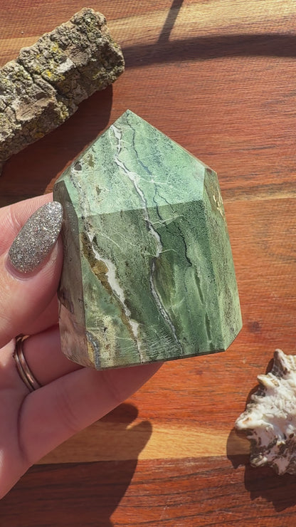 UNICORN JASPER TOWER