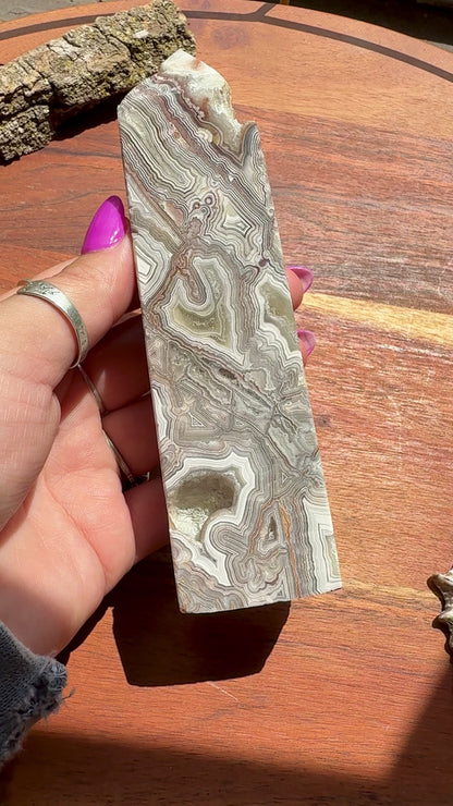 CRAZY LACE AGATE TOWER