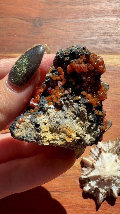 VANADINITE + MAGANESE